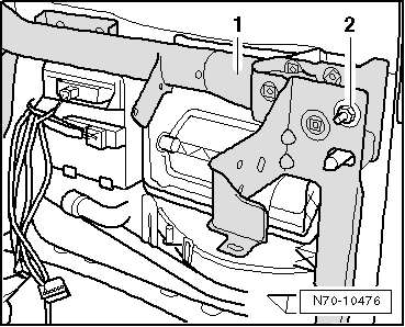 Traverse/tableau de bord : dépose et repose (véhicules avec direction à gauche)